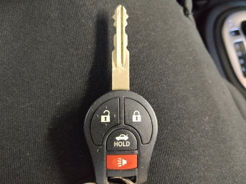 Used 2019 Nissan Versa SV FWD image 32