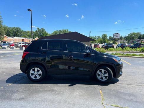 Used 2020 Chevrolet Trax LS w/ Tint and Cruise Package FWD image 10