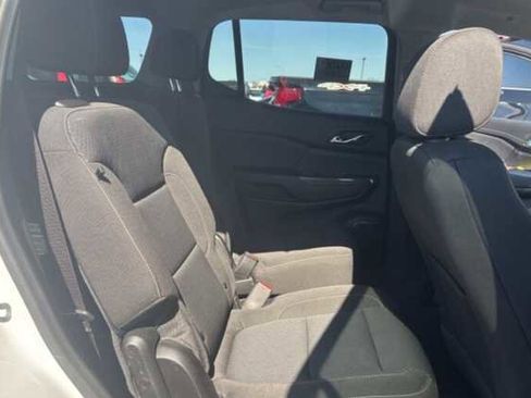 Used 2023 GMC Acadia SLE w/ LPO, Floor Liner Package image 4