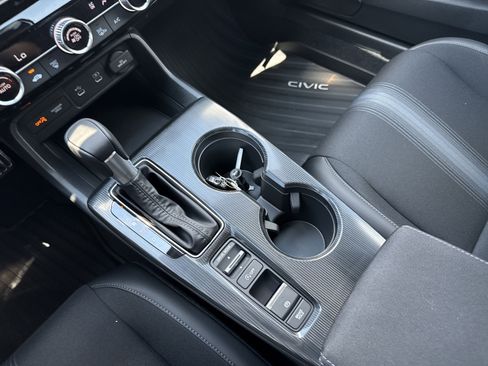 Used 2025 Honda Civic Sport image 30