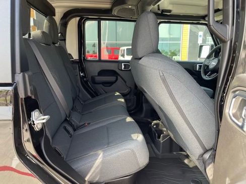 New 2025 Jeep Gladiator Willys AWD/4WD image 20