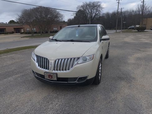 Used 2014 Lincoln MKX FWD w/ Equipment Group 102A image 4