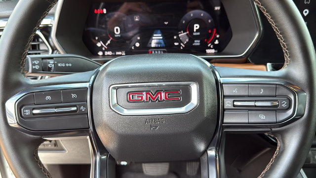 Used 2025 GMC Canyon AT4 w/ Nightfall Edition AWD/4WD image 11