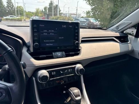 Used 2022 Toyota RAV4 XLE Premium AWD/4WD image 15
