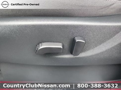 Certified 2024 Nissan Frontier SV image 12