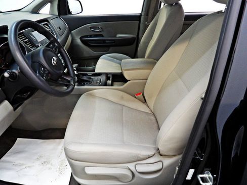 Used 2018 Kia Sedona L FWD image 8