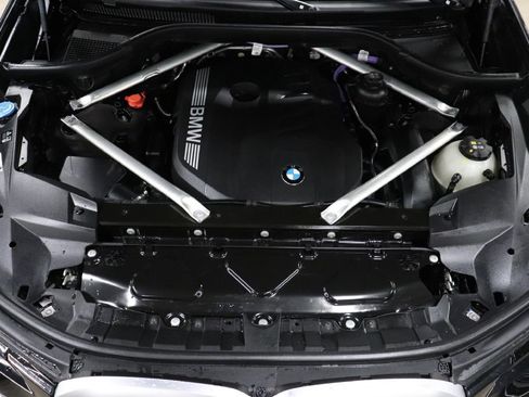 Used 2024 BMW X7 xDrive40i image 27