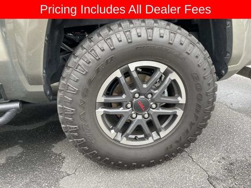 Used 2024 Toyota Tacoma TRD Sport AWD/4WD image 4