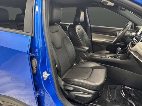 Used 2023 Jeep Compass Latitude image 35