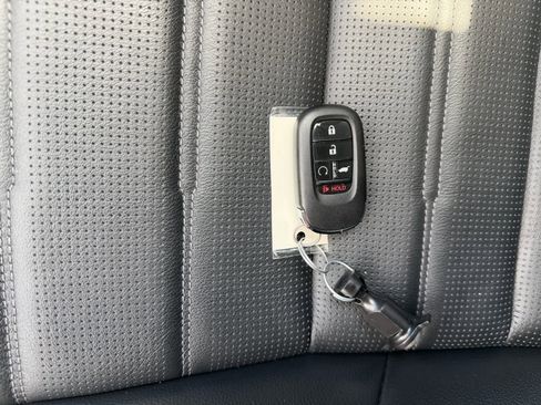 Used 2024 Honda CR-V EX-L image 10