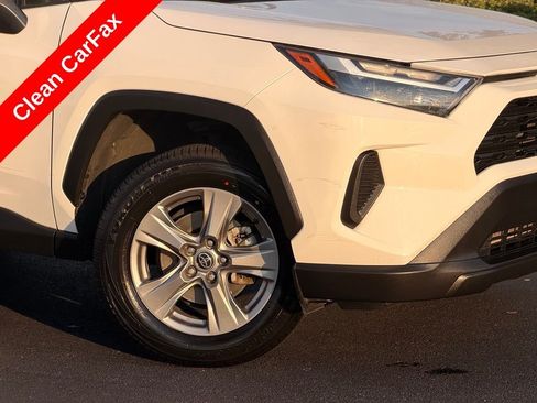 Certified 2022 Toyota RAV4 XLE FWD image 5