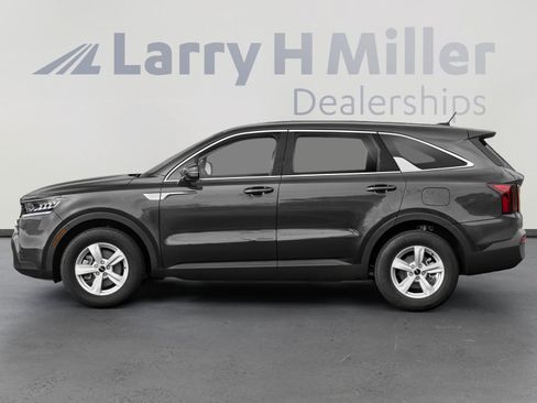 Used 2022 Kia Sorento LX FWD image 3