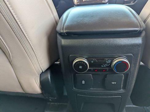 Used 2024 Ford Explorer Limited image 15