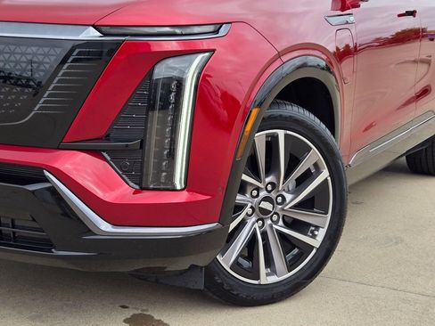 Certified 2026 Cadillac Vistiq Sport w/ LPO, Floor Liner Package image 7