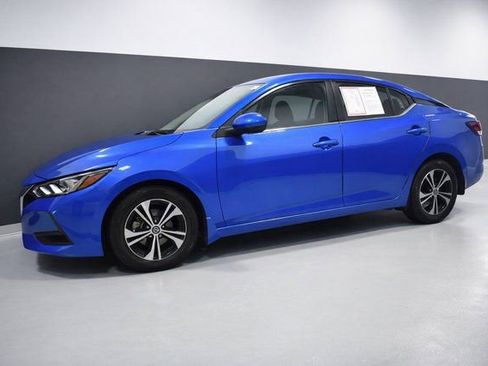 Used 2023 Nissan Sentra SV image 2