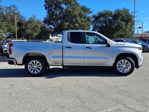 Used 2020 Chevrolet Silverado 1500 Custom w/ Custom Value Package image 3