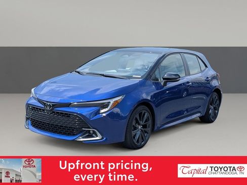 Used 2025 Toyota Corolla XSE FWD image 4