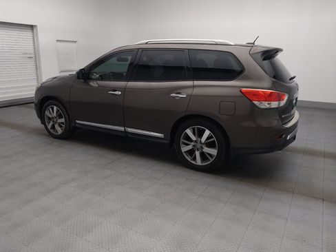 Used 2015 Nissan Pathfinder Platinum w/ Family Entertainment Package FWD image 3