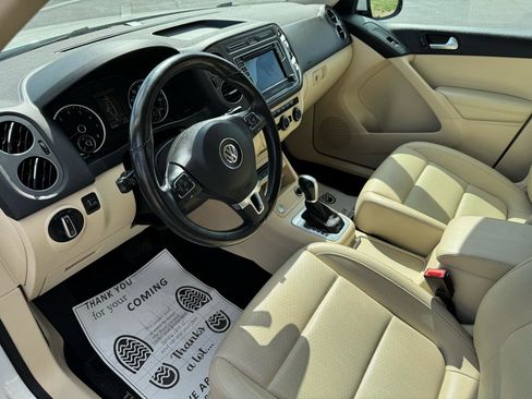 Used 2017 Volkswagen Tiguan S image 34