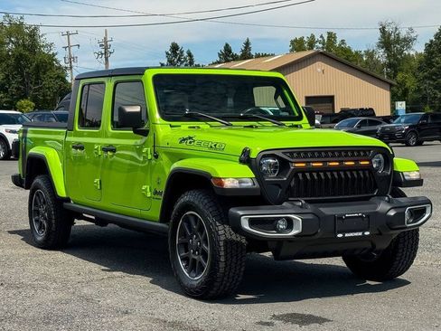 Used 2021 Jeep Gladiator Overland AWD/4WD image 1