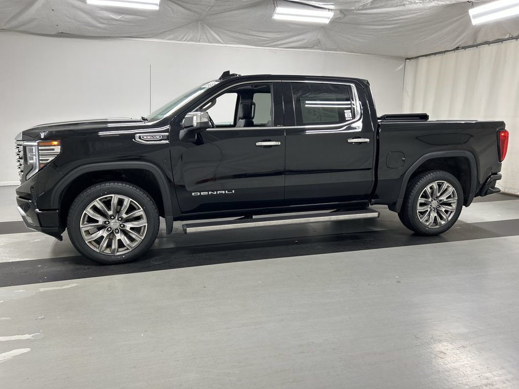 Used 2022 GMC Sierra 1500 Denali w/ Denali Reserve Package AWD/4WD image 6