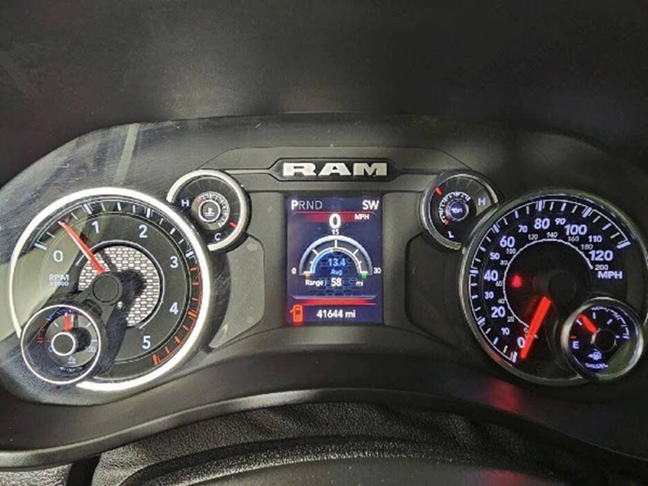 Used 2024 RAM 2500 Tradesman w/ Chrome Appearance Group AWD/4WD image 12