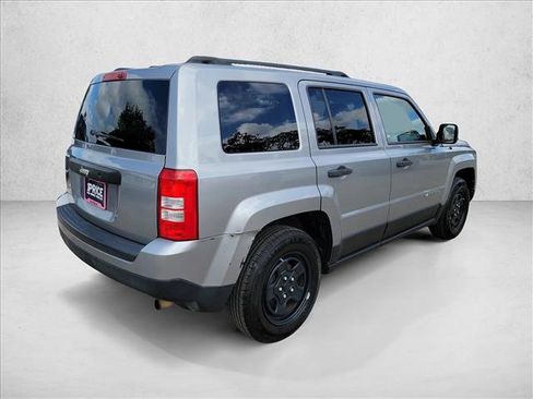 Used 2016 Jeep Patriot Sport FWD image 5