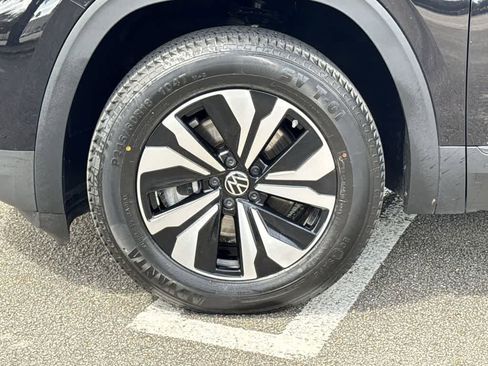 Used 2024 Volkswagen Atlas Cross Sport SE image 11