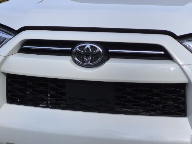 Used 2022 Toyota 4Runner SR5 Premium w/ Moonroof Package RWD image 24