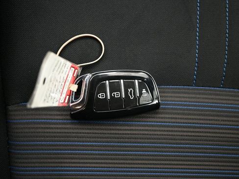 Used 2023 Nissan Leaf S image 28