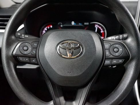 Used 2025 Toyota RAV4 XLE FWD image 12
