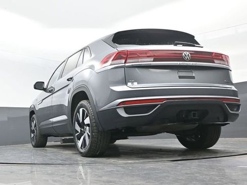 Used 2024 Volkswagen Atlas Cross Sport SE image 18