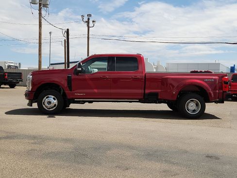 New 2026 Ford F350 4x4 Crew Cab DRW Super Duty image 2