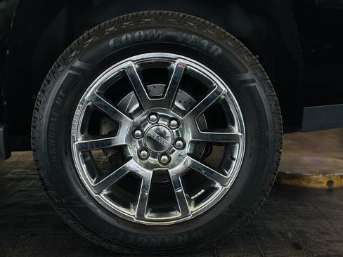 Used 2019 GMC Yukon Denali w/ Open Road Package AWD/4WD image 28