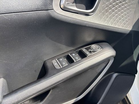 Used 2025 Kia Soul LX w/ LX Technology Package image 20