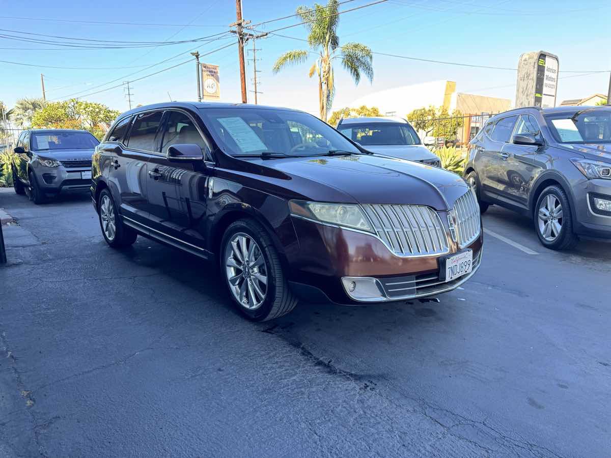 Used 2012 Lincoln MKT AWD image 8