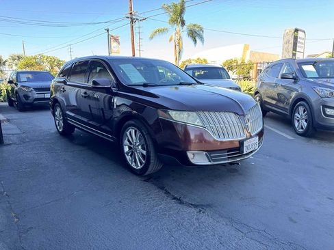 Used 2012 Lincoln MKT AWD image 8