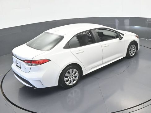 Used 2021 Toyota Corolla LE FWD image 41