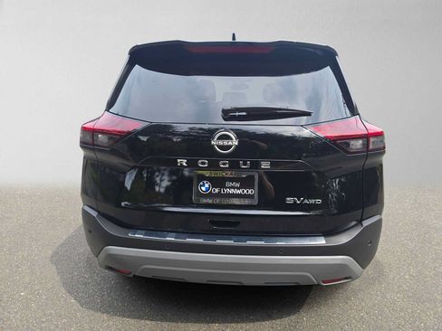 Used 2022 Nissan Rogue SV AWD/4WD image 4
