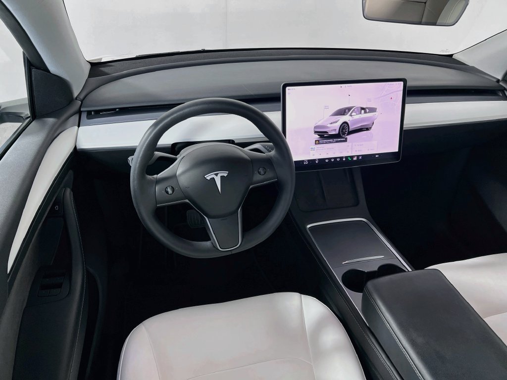 Used 2022 Tesla Model Y Long Range AWD/4WD image 22