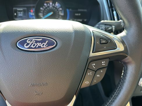 Used 2022 Ford Edge Titanium image 26