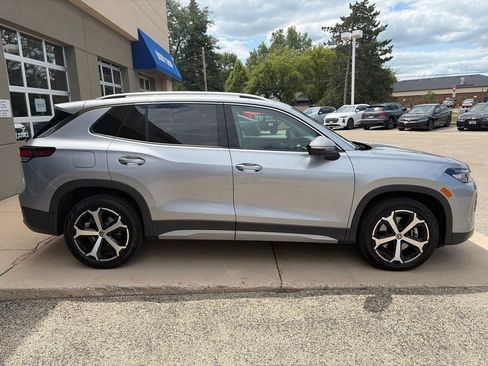 Certified 2025 Volkswagen Tiguan SE AWD/4WD image 10