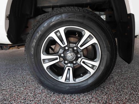Used 2019 Toyota Tacoma SR5 AWD/4WD image 28