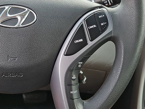 Used 2015 Hyundai Elantra SE w/ Option Group 02 FWD image 21