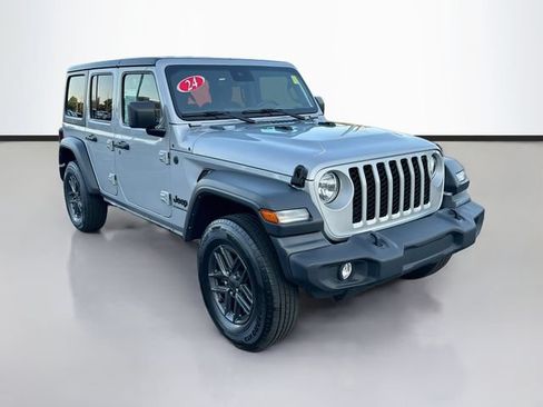Used 2024 Jeep Wrangler Unlimited Sport AWD/4WD image 3
