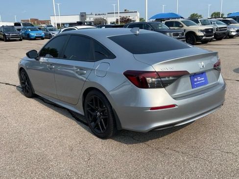 Used 2025 Honda Civic Sport image 4