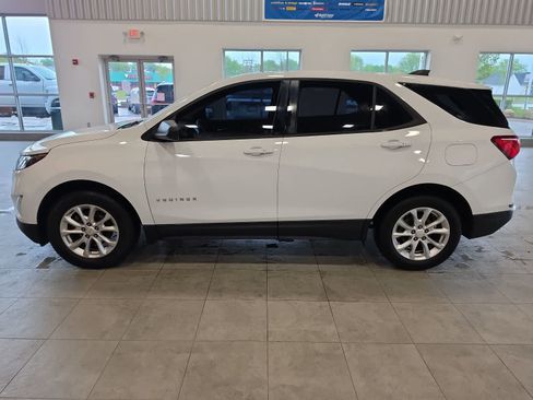 Used 2018 Chevrolet Equinox LS FWD image 12