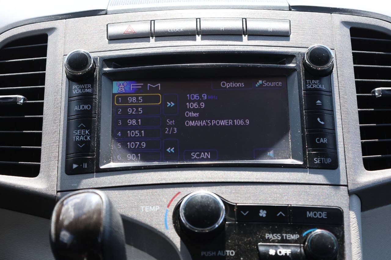 Used 2013 Toyota Venza LE AWD/4WD image 19