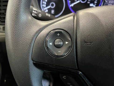 Used 2019 Honda HR-V LX image 21