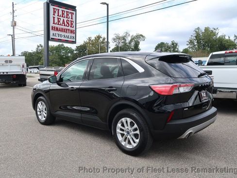 Used 2021 Ford Escape SE image 3